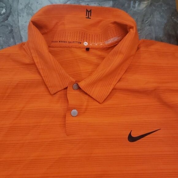 Tiger woods golf shirt - Picture 3 of 9